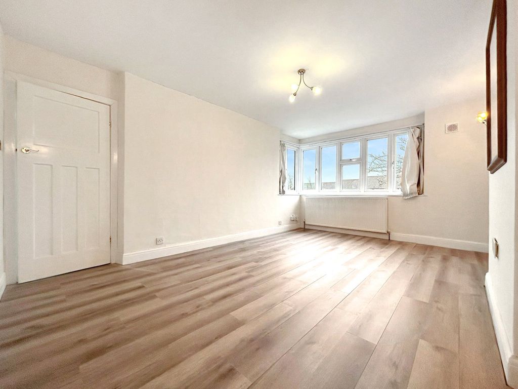 Property photo 3 of 8 Picture No. 09