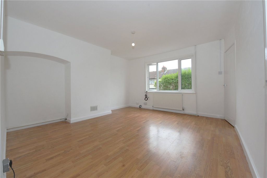 Property photo 2 of 7 Picture No. 04