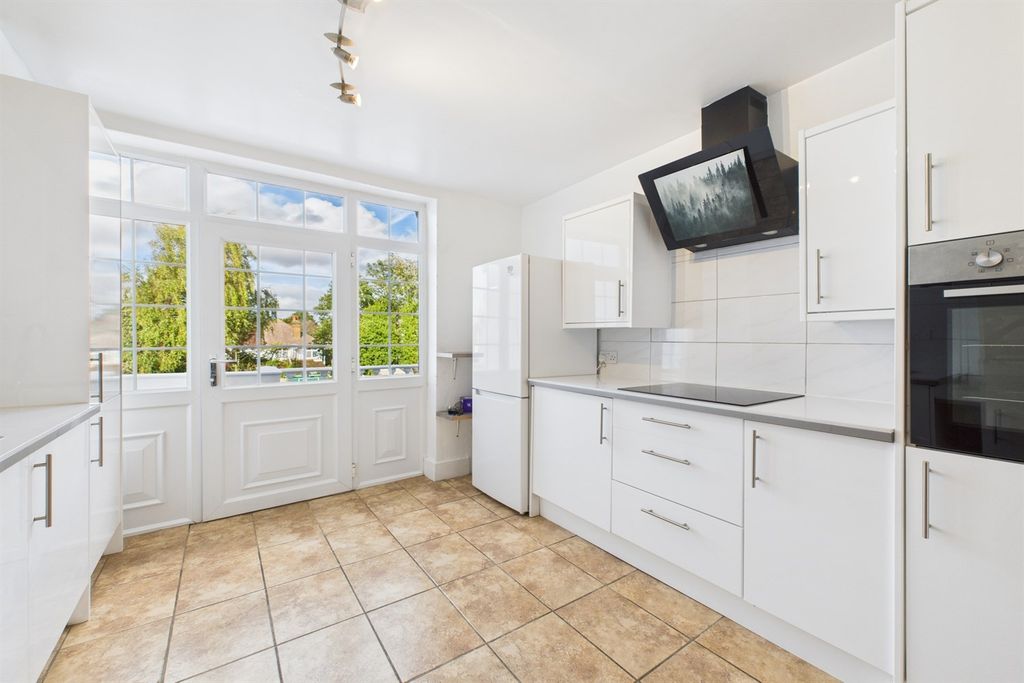Property photo 2 of 20 Kitchen