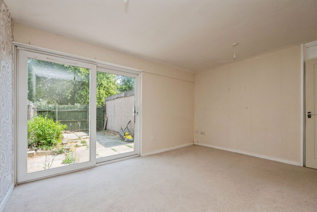 Property photo 3 of 21