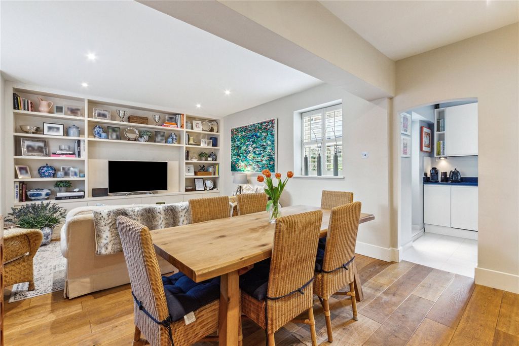 Property photo 1 of 12 A085i00000L949Caar_Bgo220142_27.Jpg