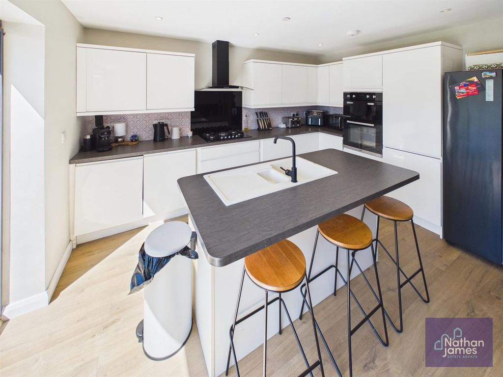 Property photo 3 of 20 Kitchen/ Diner