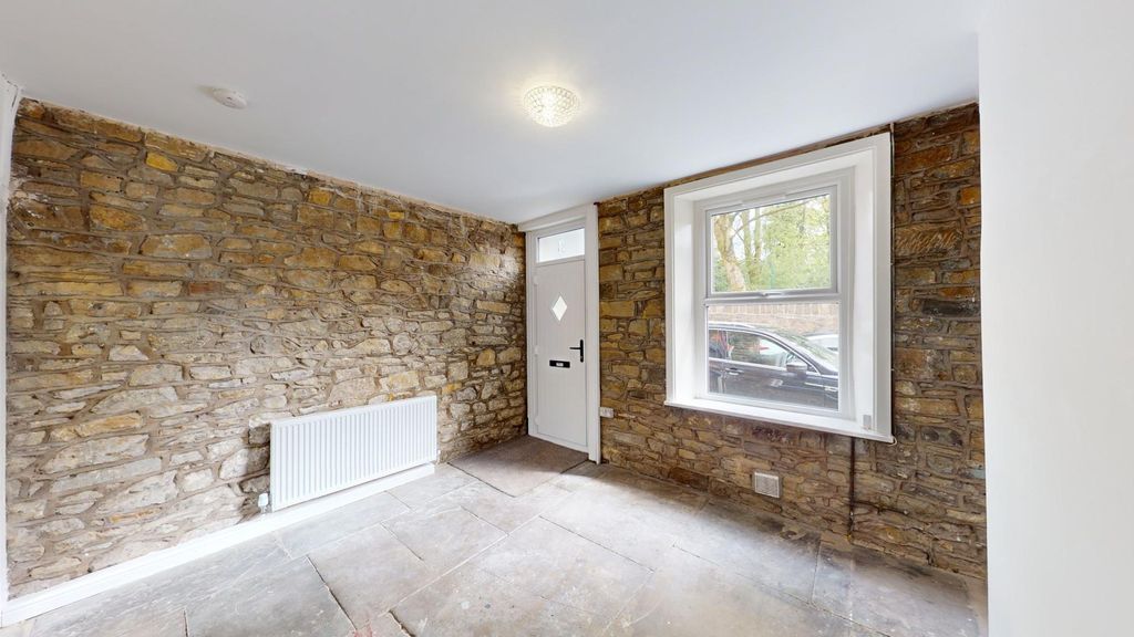 Property photo 2 of 10 Lounge