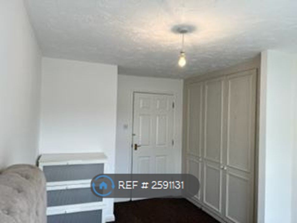 Property photo 3 of 9 Master