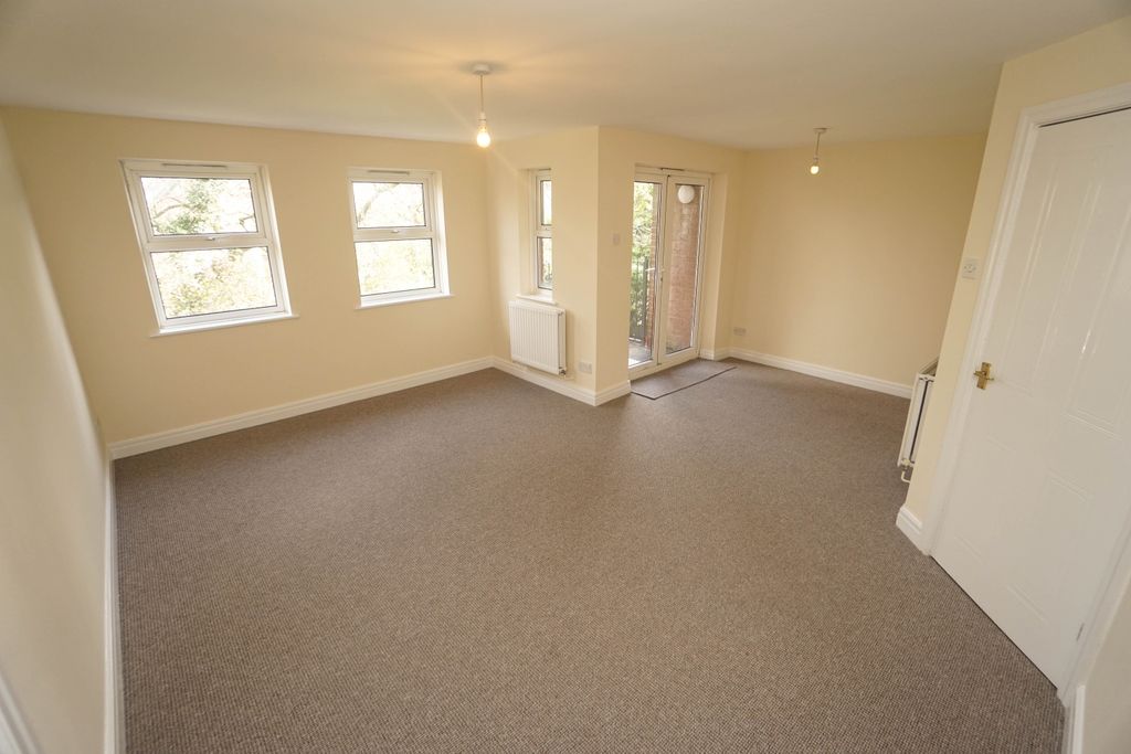 Property photo 2 of 9 Photo 6