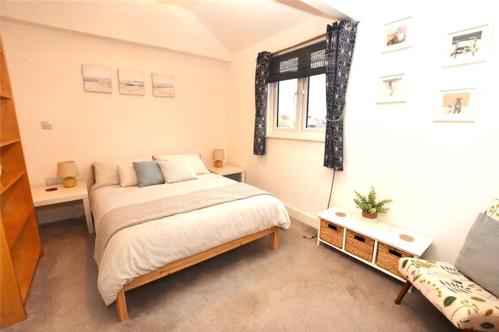 Property photo 3 of 14 Bedroom