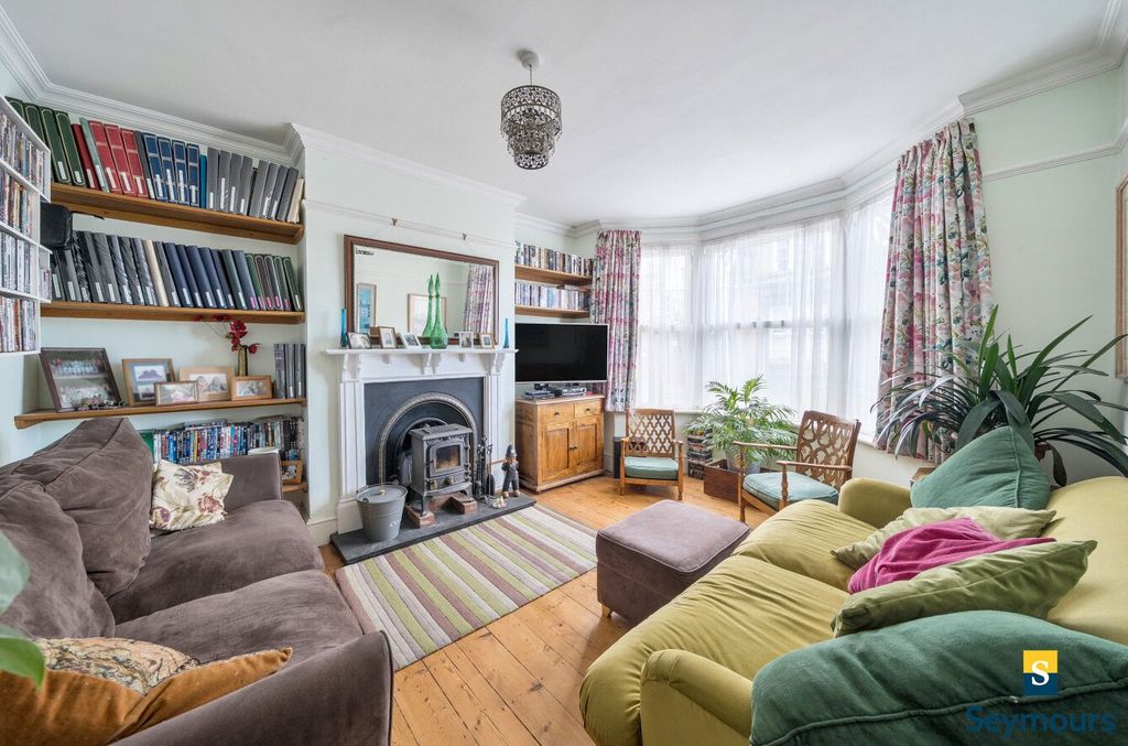 Property photo 2 of 19 Living Room