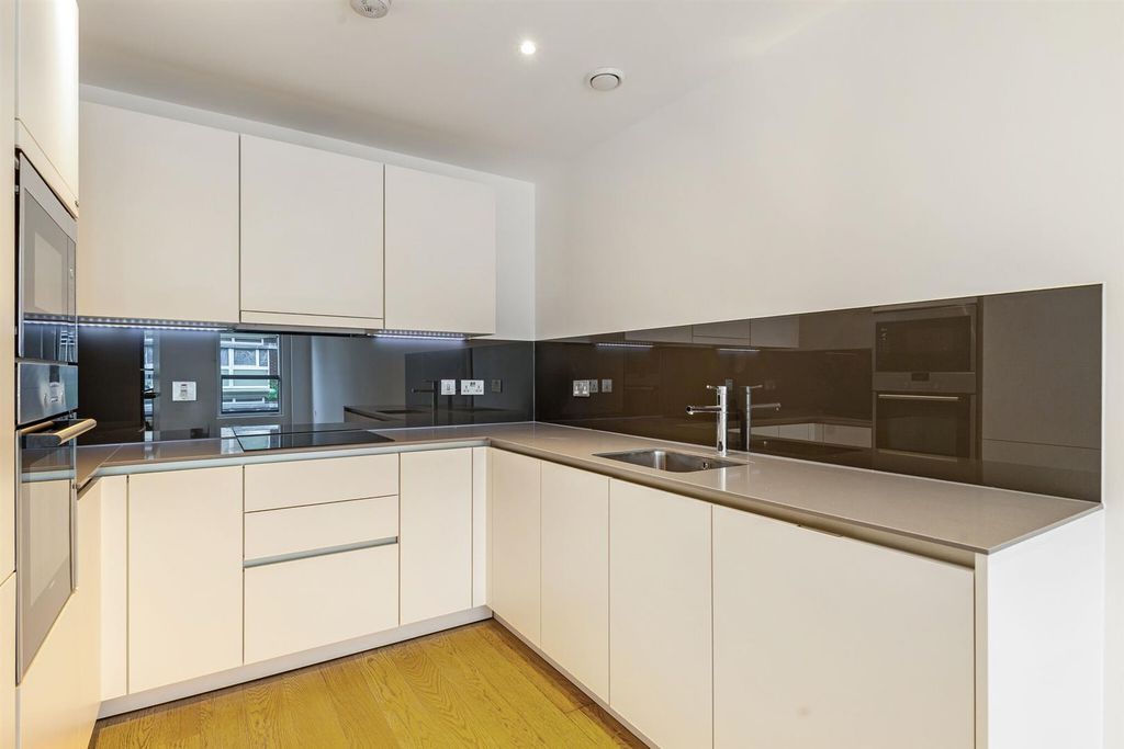 Property photo 3 of 21 111544_Apartment-94-121-Upper (6)_Low.Jpg