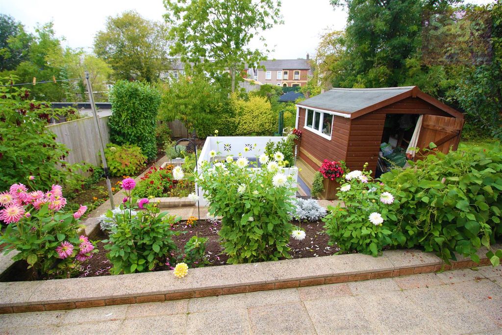Property photo 2 of 22
