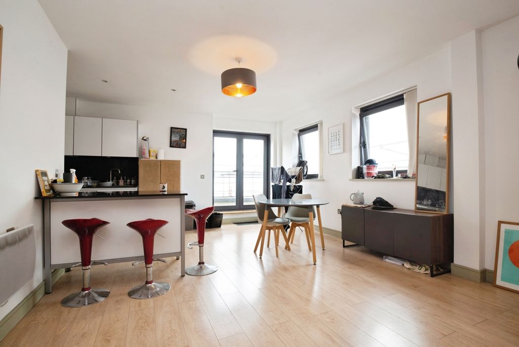Property photo 3 of 14 Dining Space