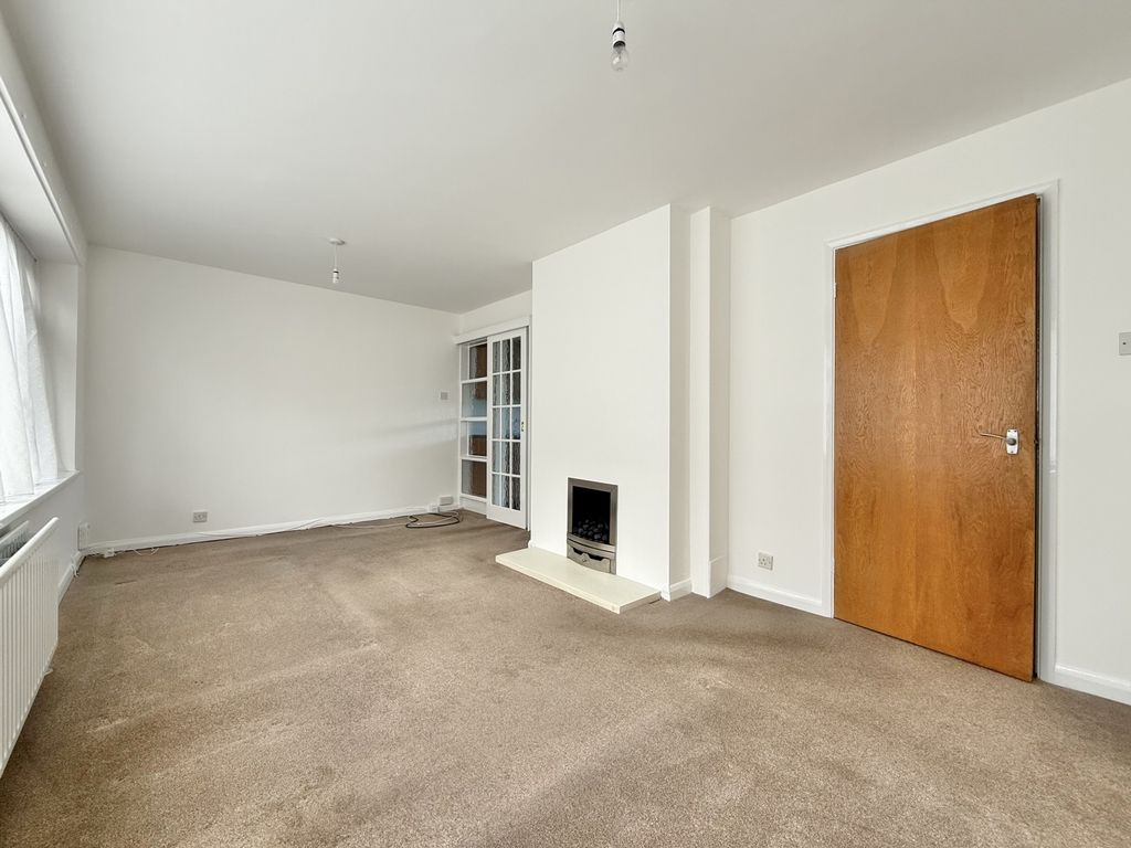 Property photo 2 of 17 Photo 3