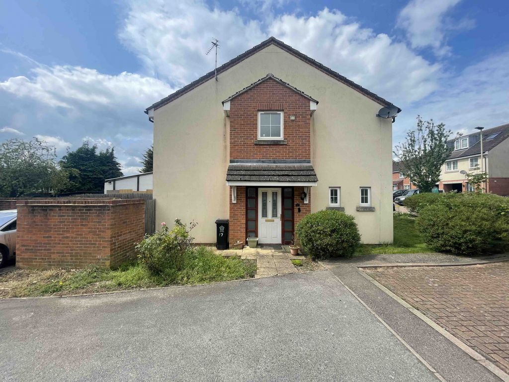Property photo 1 of 17 For Sale Exquisite 3-Bedroom House
