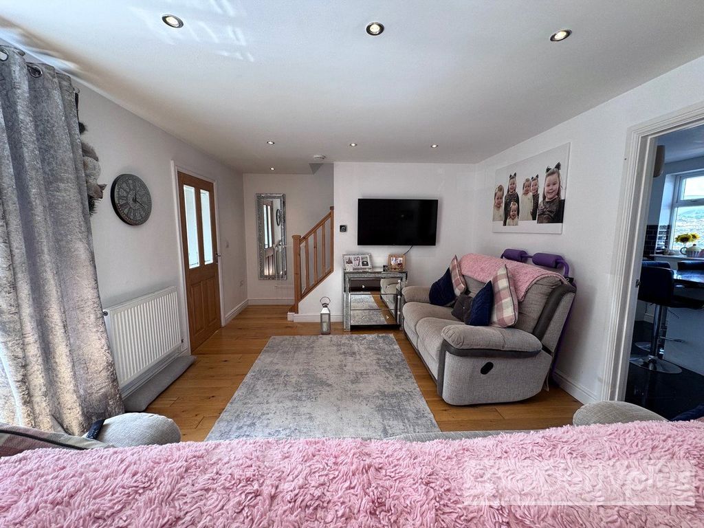 Property photo 3 of 16 Picture No. 07