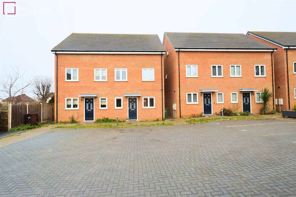 Property photo 1 of 13 Front External