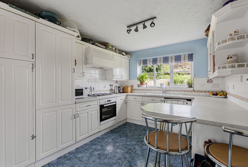 Property photo 3 of 24 Kitchen