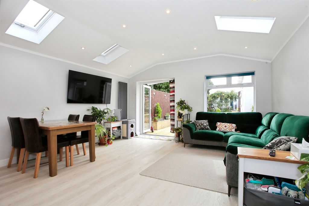 Property photo 2 of 16