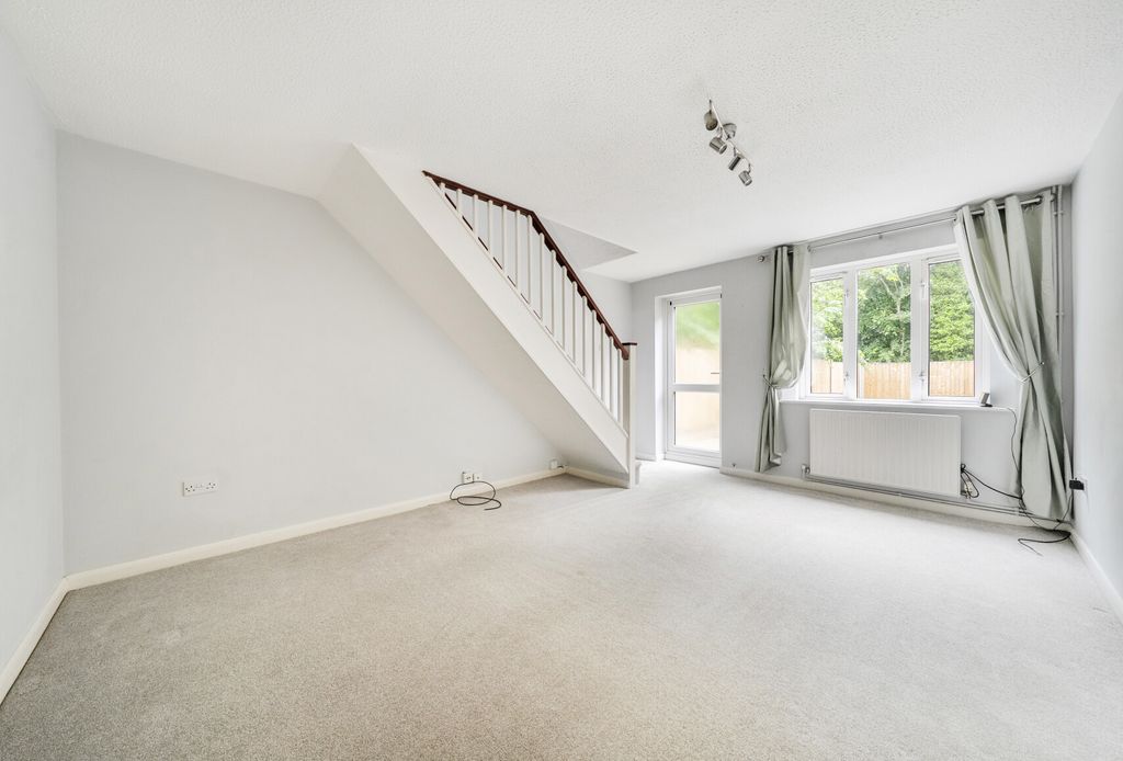 Property photo 2 of 11 1458248-7-6A0Ad31...