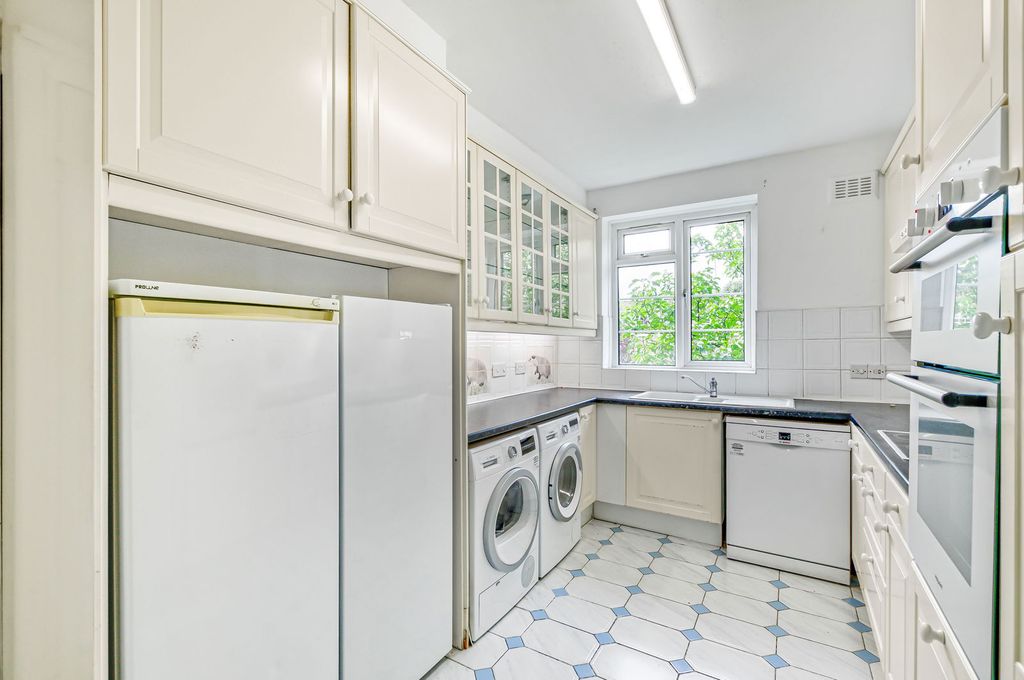 Property photo 3 of 22