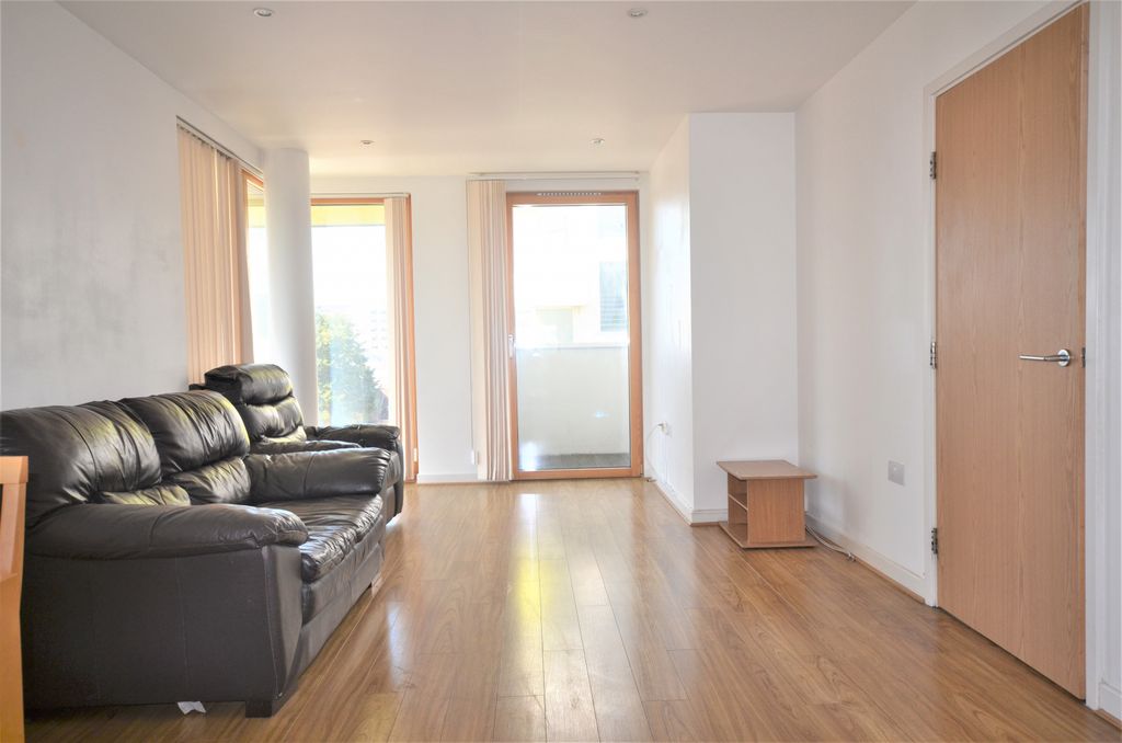 Property photo 2 of 8 Gallery