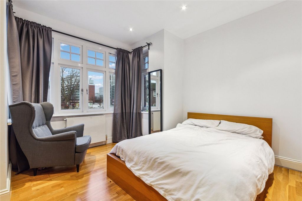 Property photo 1 of 5 Primary Bedroom