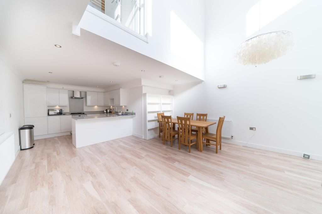 Property photo 2 of 17 Photo 1