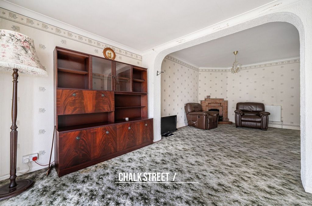 Property photo 3 of 19