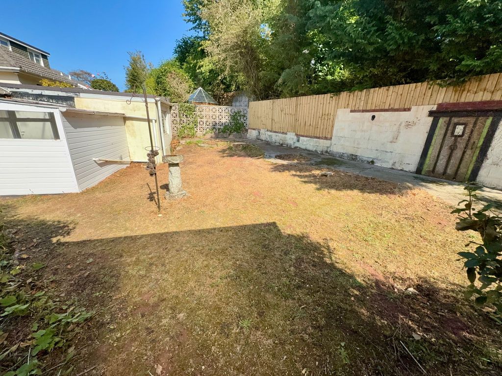 Property photo 2 of 21