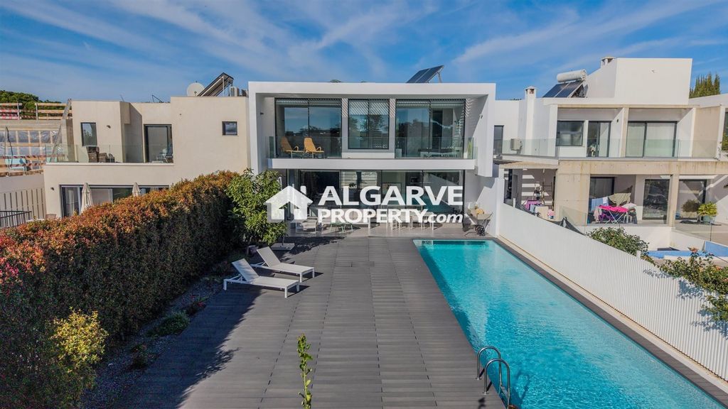 Property photo 1 of 55 Luxury Contemporary V6 Villa In Vilamoura