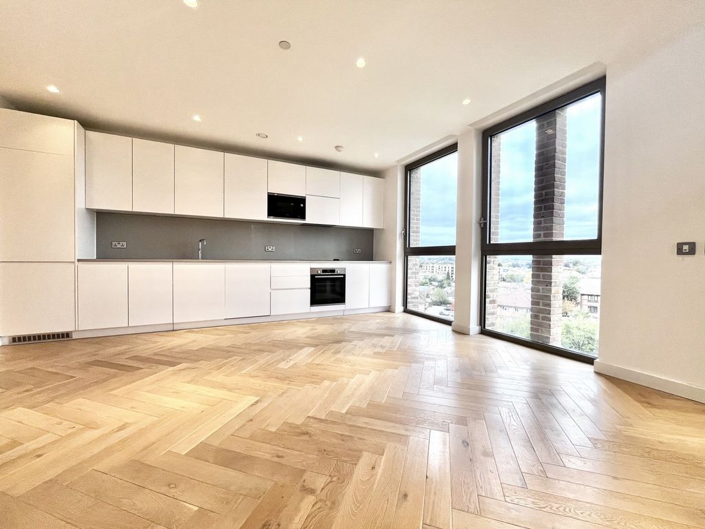 Property photo 1 of 12 Photo 10