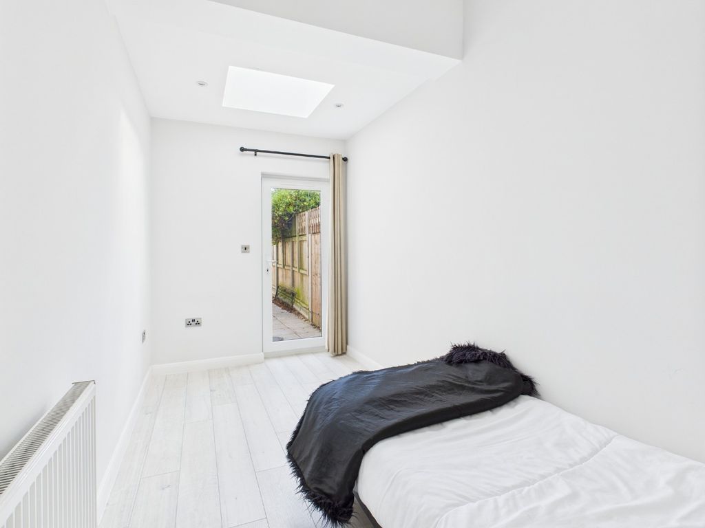 Property photo 2 of 15 4891382