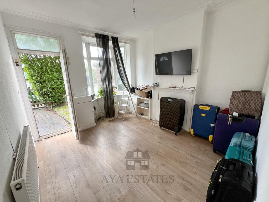 Property photo 3 of 17 Reception Room
