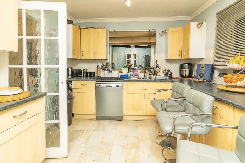 Property photo 2 of 29