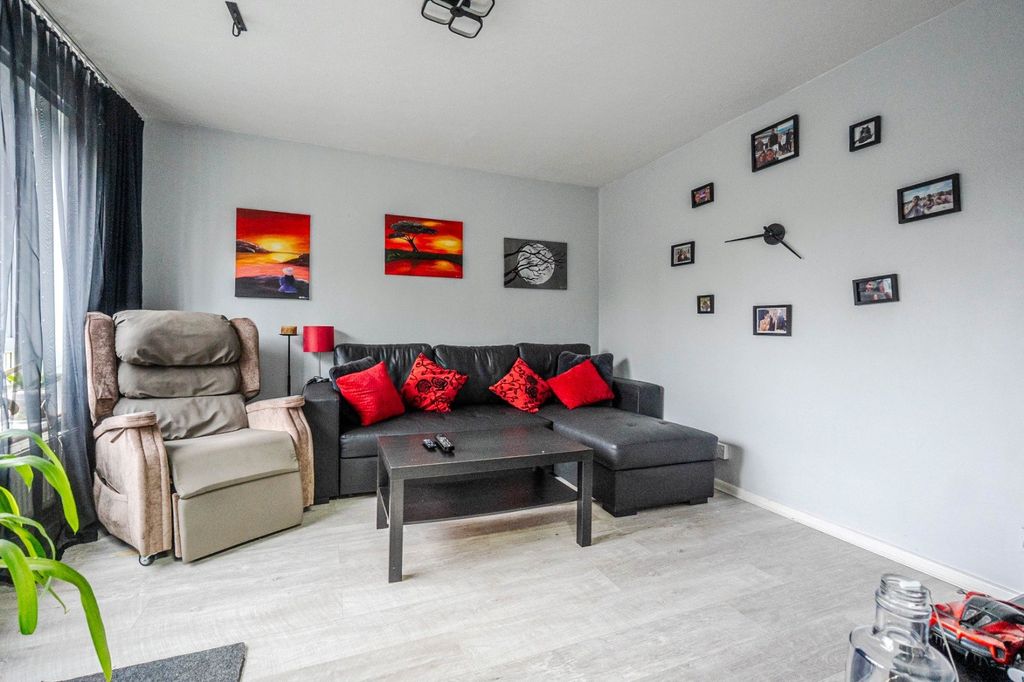Property photo 2 of 11 Picture No. 08