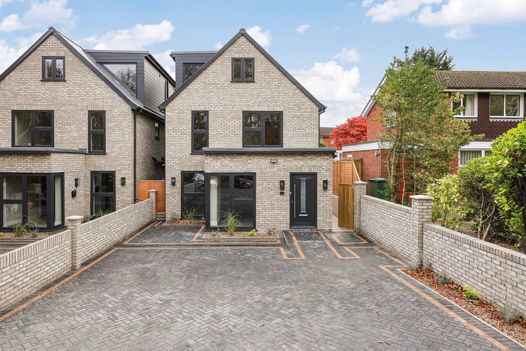 Property photo 1 of 33 Img2