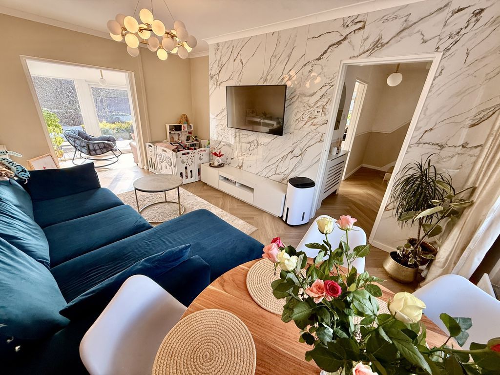 Property photo 1 of 13 Photo 7