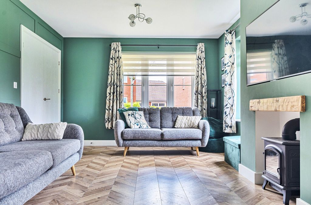 Property photo 2 of 15 147669427