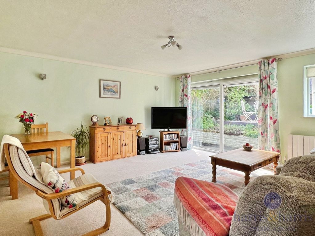 Property photo 2 of 17 Pbox-Img.Jpeg