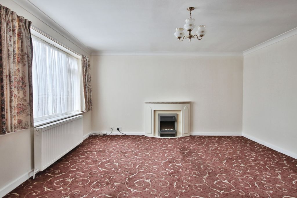 Property photo 2 of 18 4378515