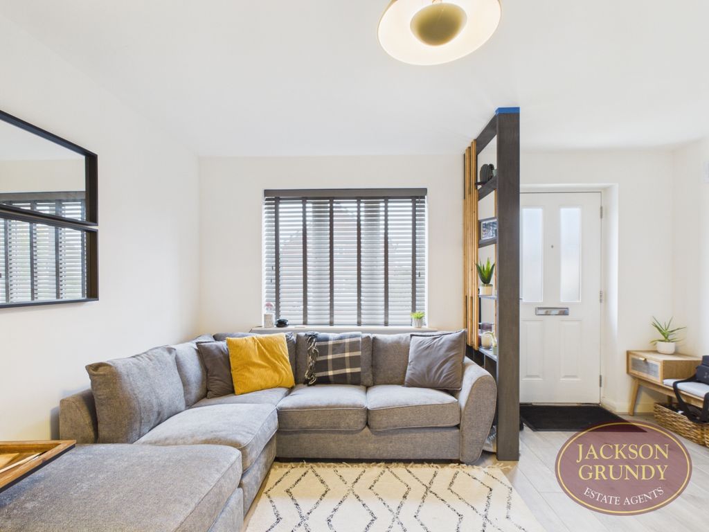 Property photo 3 of 11 Bective Close
