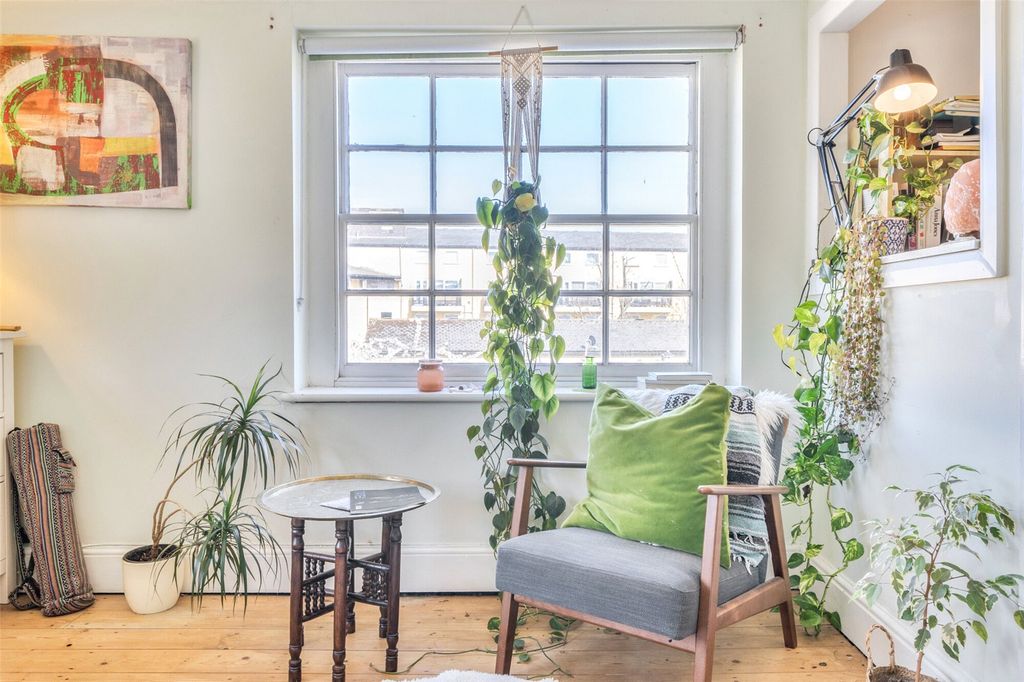 Property photo 2 of 15 Picture No. 24