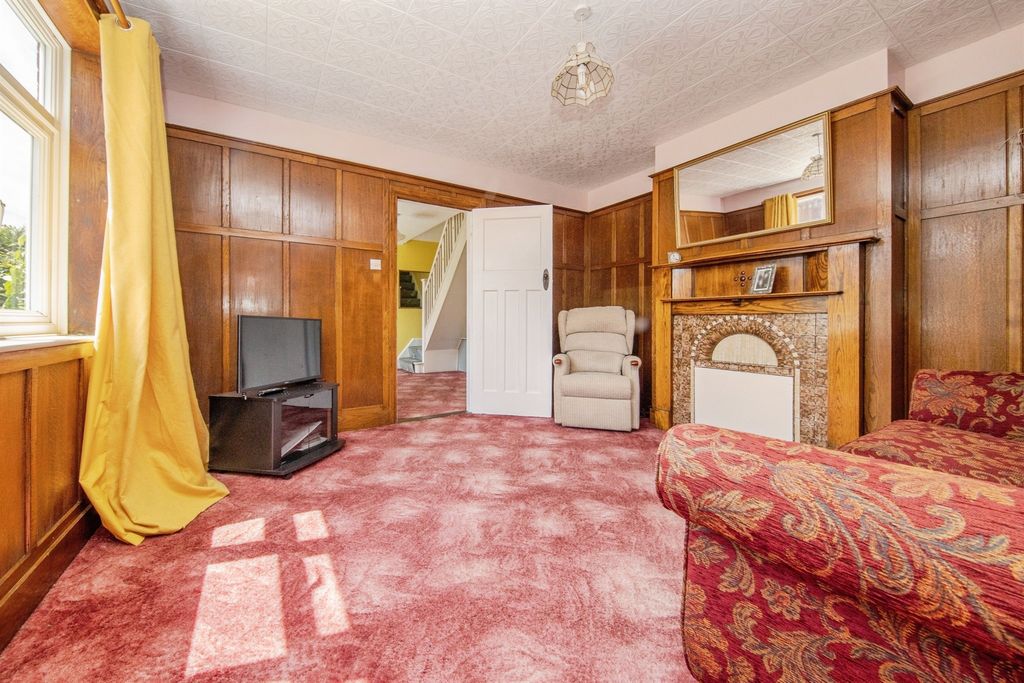 Property photo 3 of 19