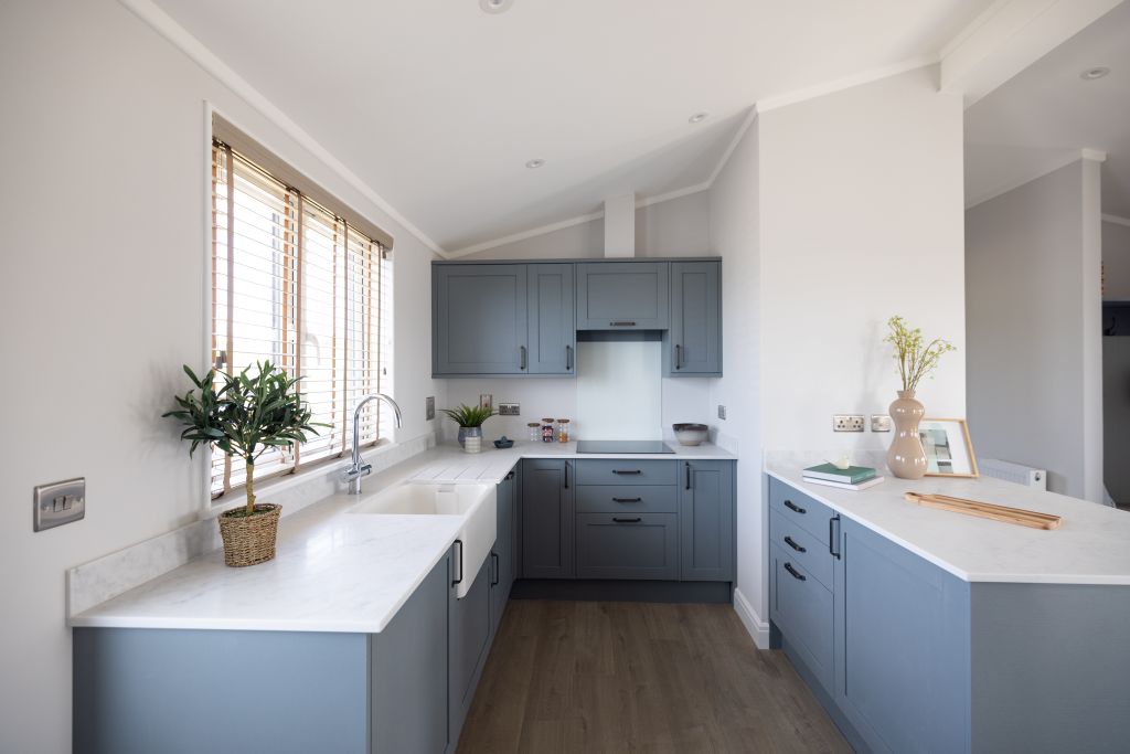 Property photo 2 of 13 Kitchen Plot 5 Harbur H4