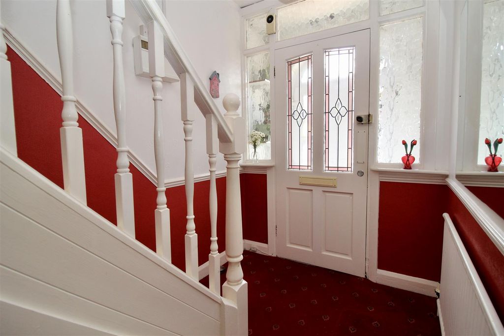 Property photo 2 of 24 Entrance Hallway