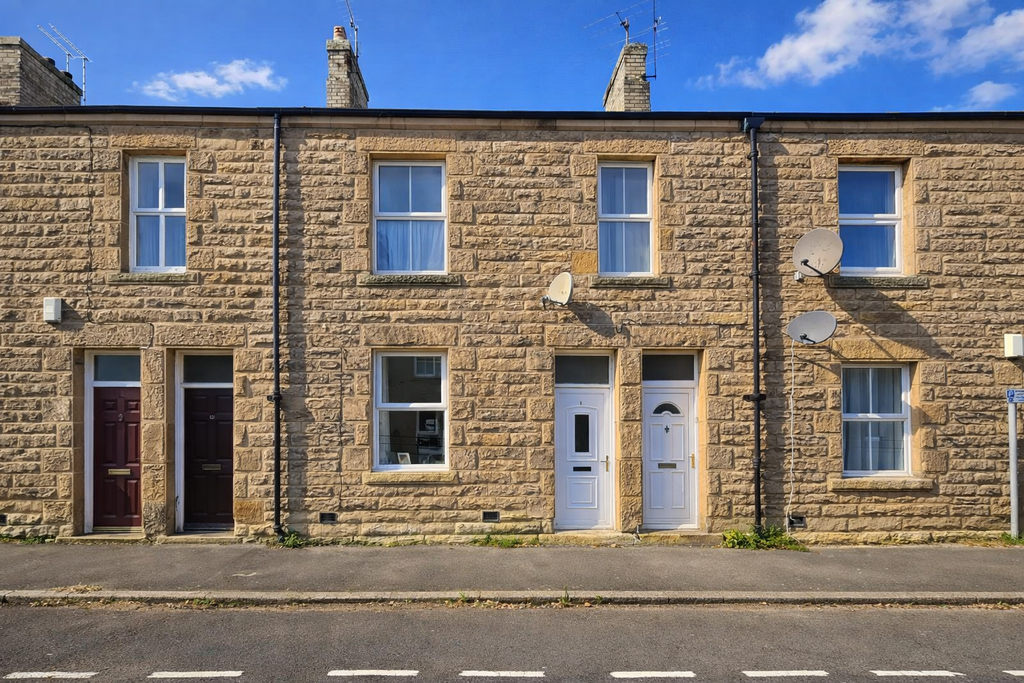Property photo 1 of 8
