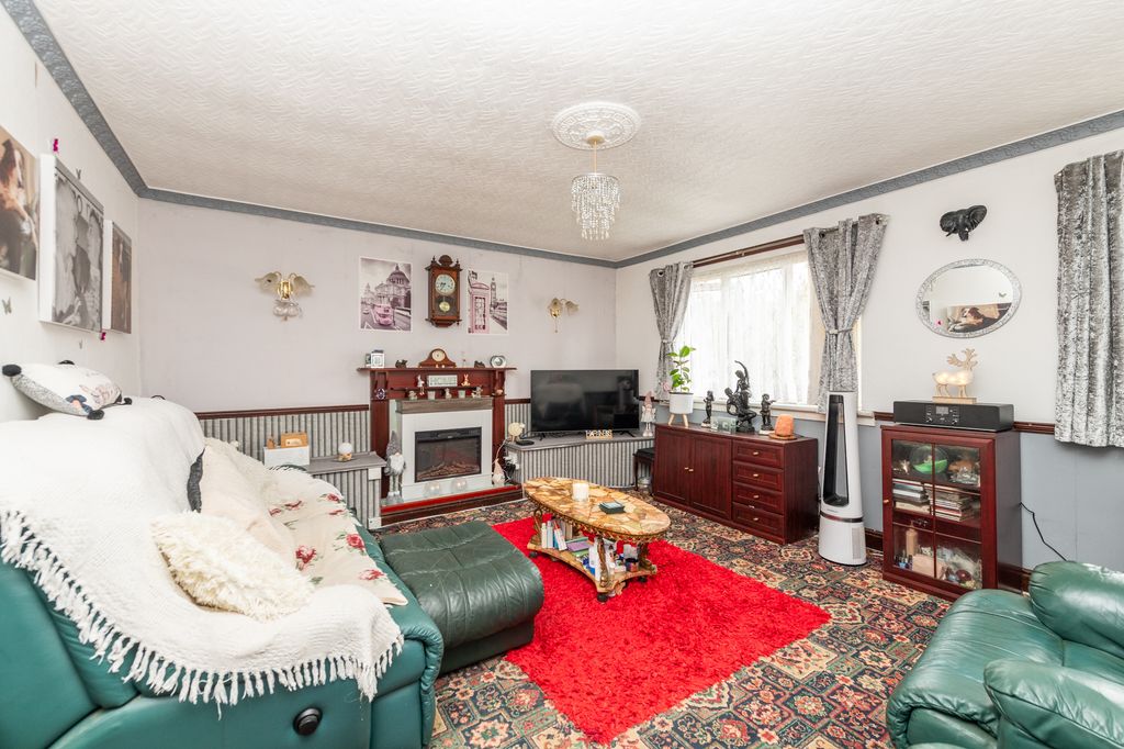 Property photo 2 of 22