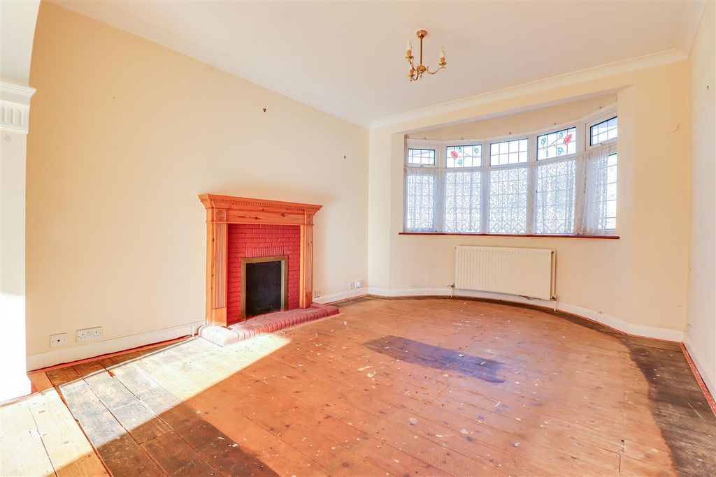 Property photo 3 of 19