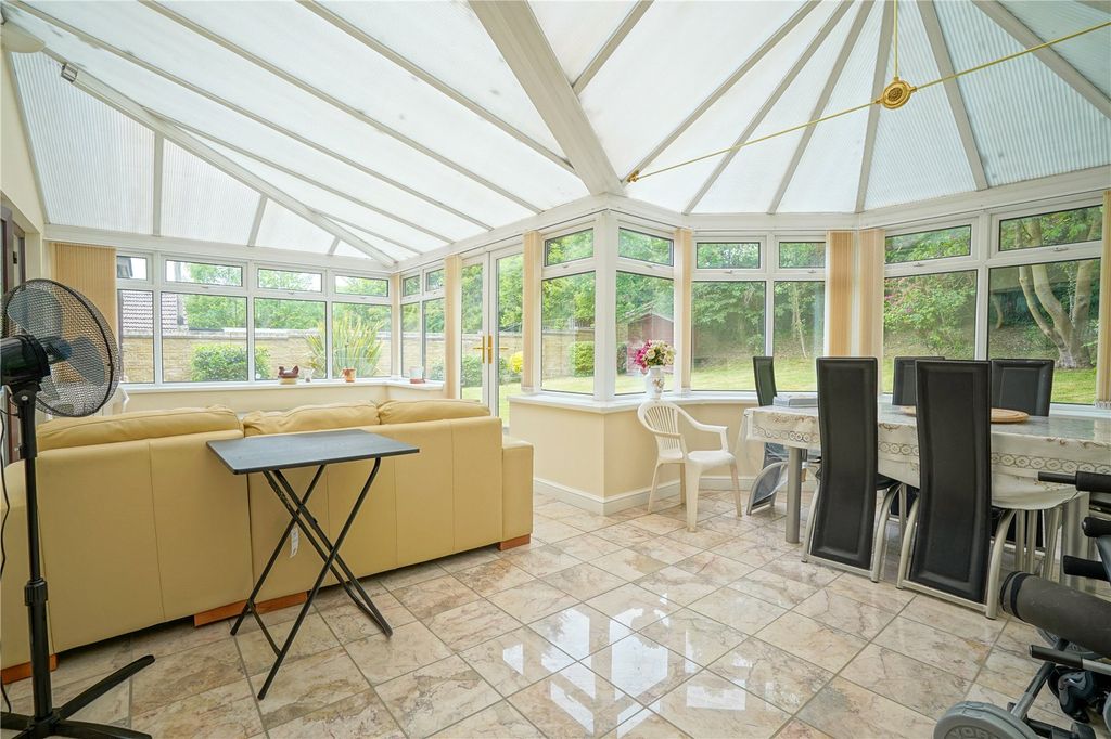 Property photo 3 of 28 Picture No. 27