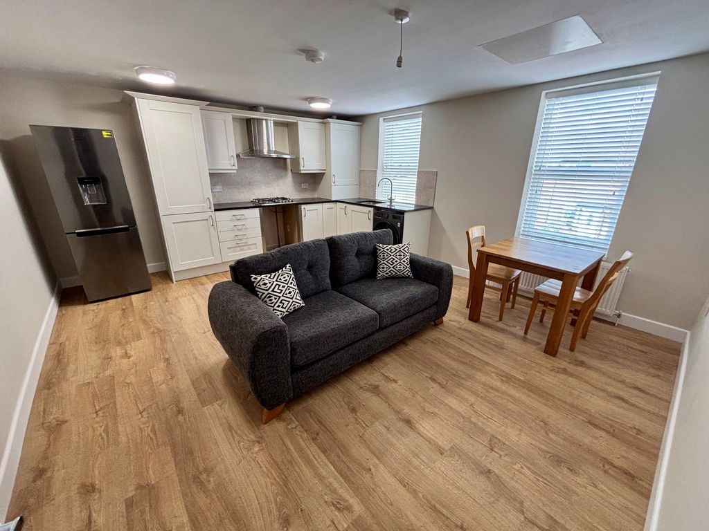 Property photo 1 of 4