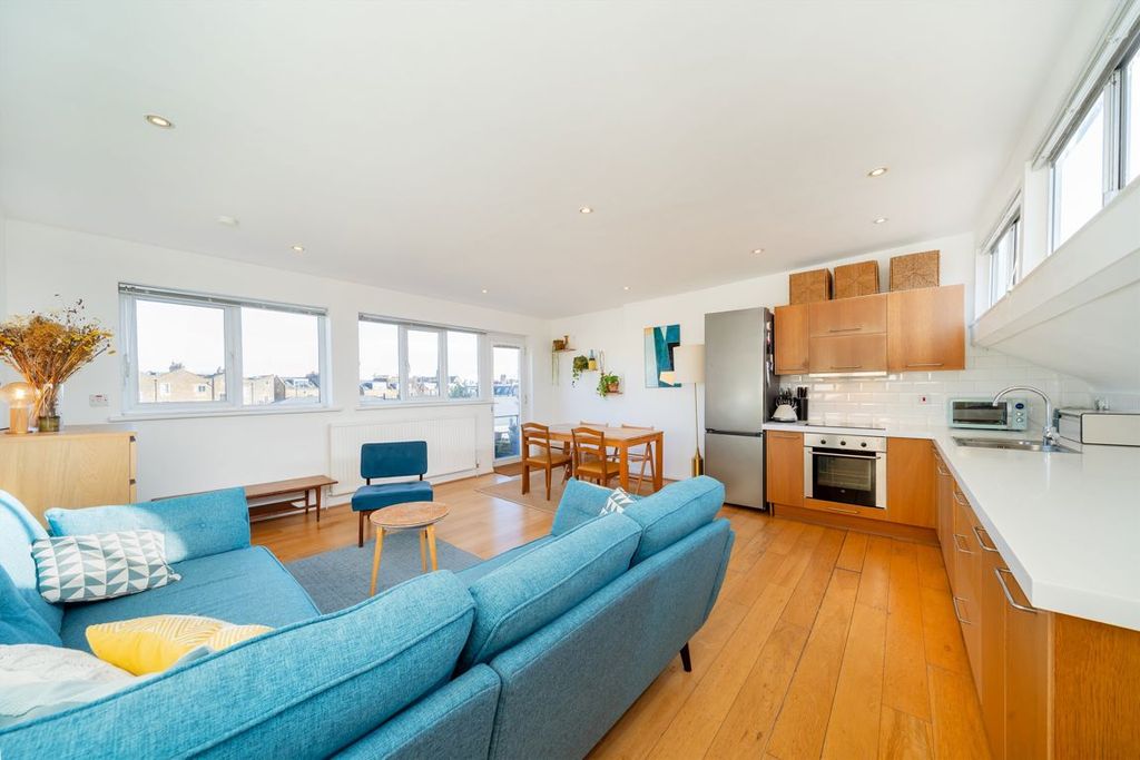 Property photo 2 of 7