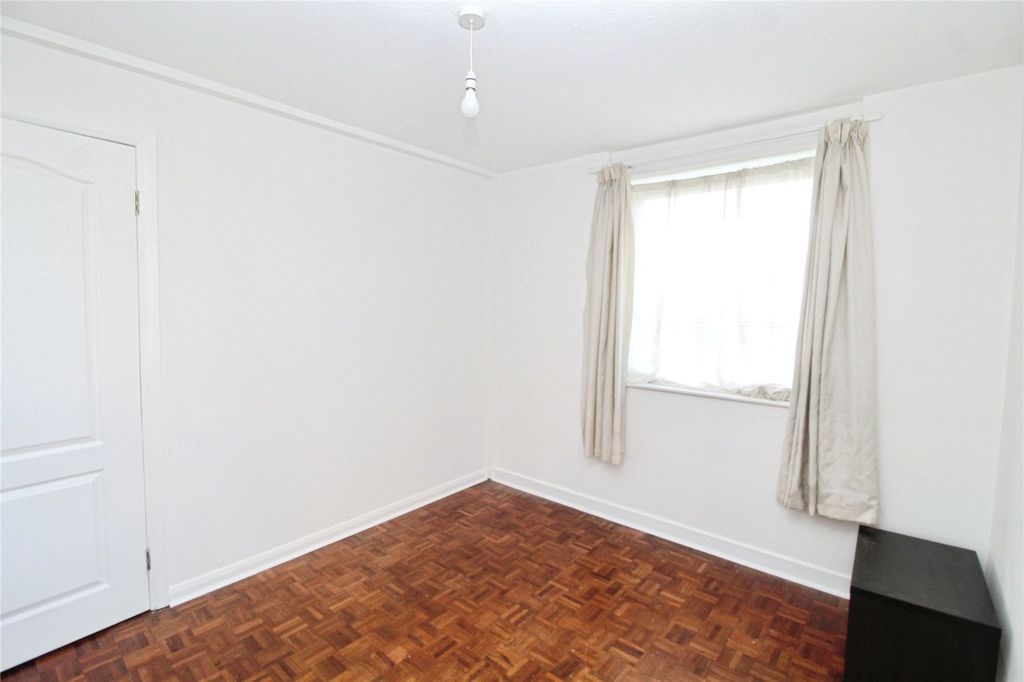 Property photo 3 of 11 Bedroom